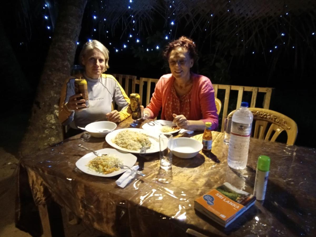 Coconut Island Yala Safari Place 티사마하라마 외부 사진
