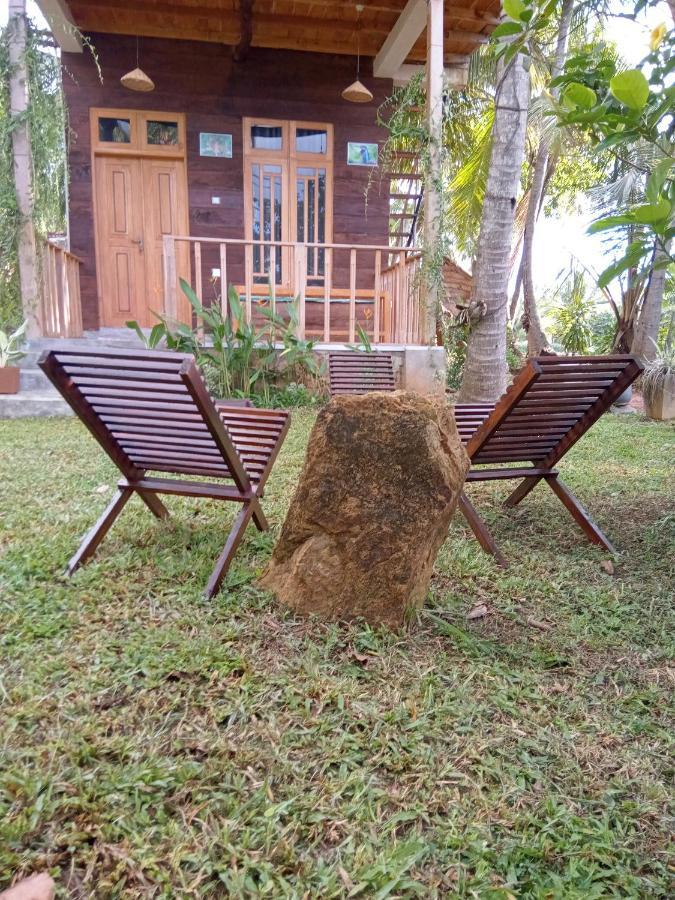 Coconut Island Yala Safari Place 티사마하라마 외부 사진