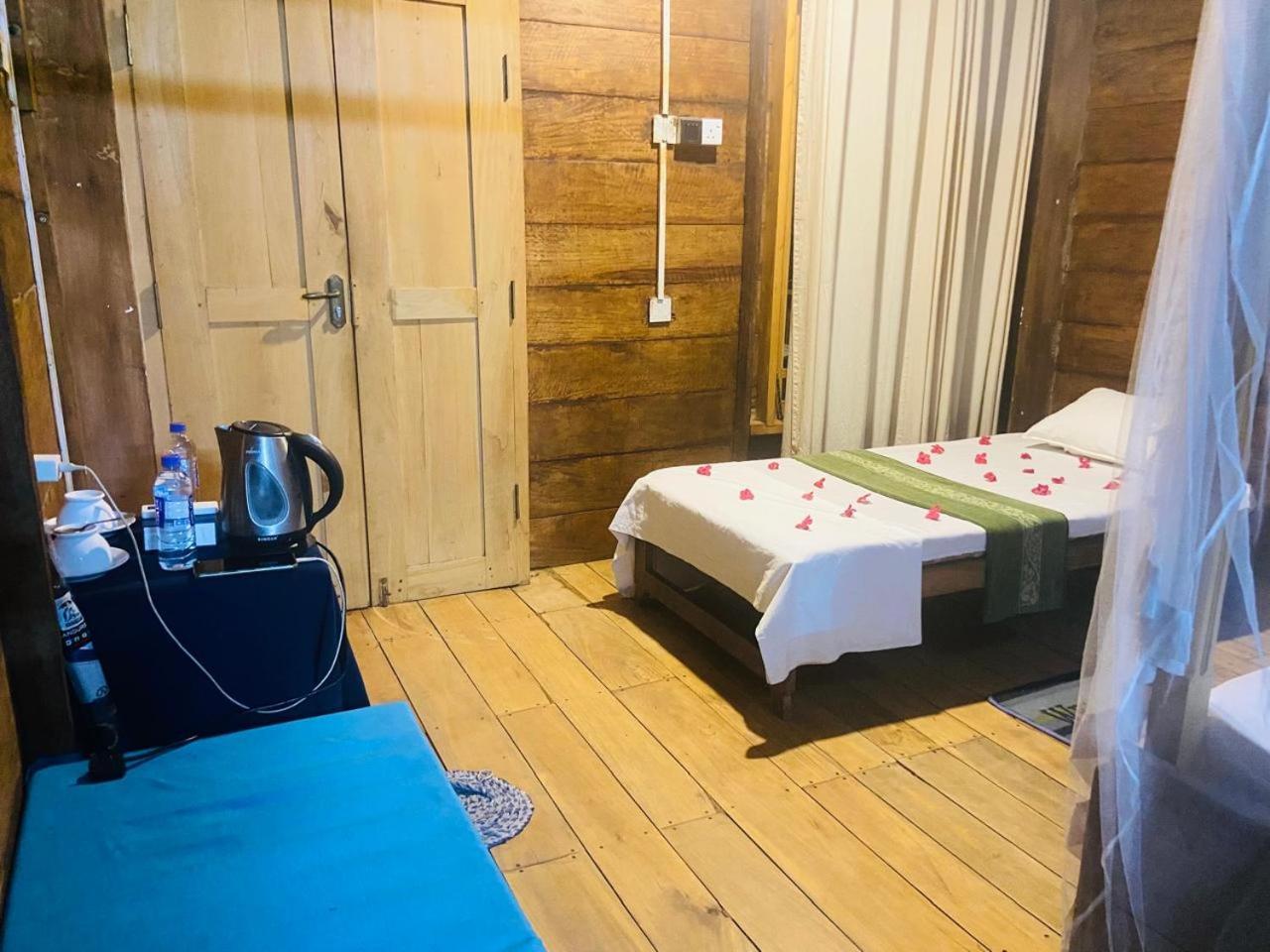 Coconut Island Yala Safari Place 티사마하라마 외부 사진